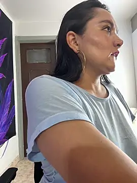 Snapshot of Rouse69_ chatting on November 16, 2025, 8:42 am Rouse69 online show from November 16, 2025, 8:42 am