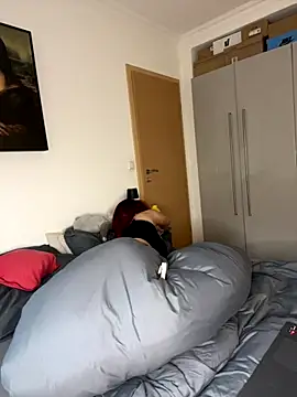 OliviaaFischer online show from October 17, 2025, 3:36 pm