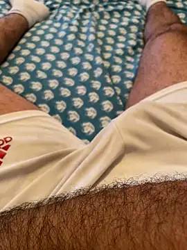 Snapshot of Beurberry19 chatting on October 13, 2025, 5:35 pm Beurberry19 online show from October 13, 2025, 5:35 pm