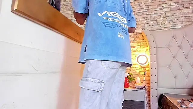 Lucia-Horny24 online show from October 18, 2025, 7:25 pm