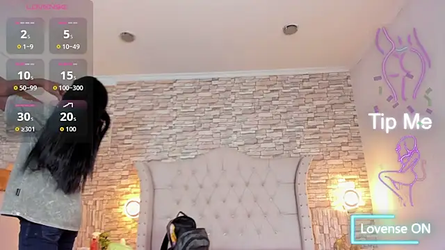 Lucia-Horny24 online show from October 24, 2025, 7:54 pm