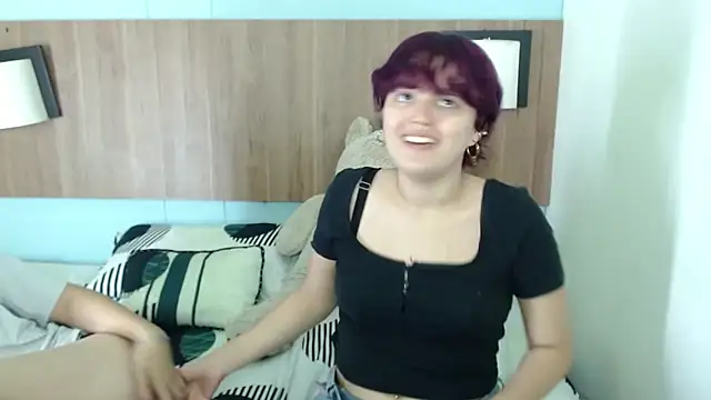 Snapshot of JadeAndJess_ chatting on September 18, 2025, 1:35 pm JadeAndJess online show from September 18, 2025, 1:35 pm