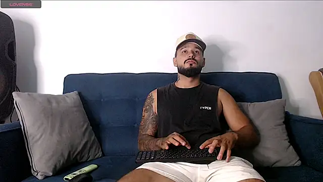 Eric Evans1 online show from October 29, 2025, 3:53 am