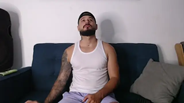 Eric Evans1 online show from November 4, 2025, 3:27 am