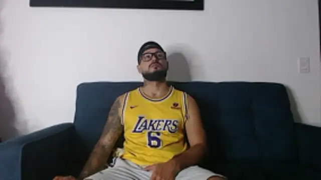 Eric Evans1 online show from December 4, 2025, 4:00 am