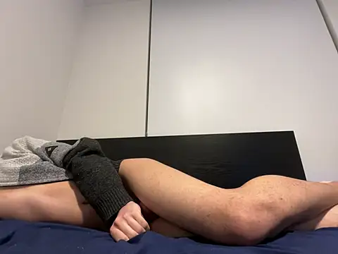 iiorek1 online show from November 29, 2025, 2:36 am