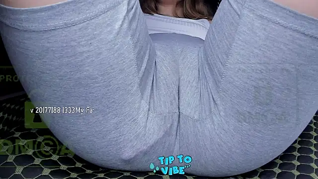 Snapshot of Cameltoe_squirt_inPants chatting on February 15, 2025, 3:17 pm Cameltoe squirt inPants online show from February 15, 2025, 3:17 pm