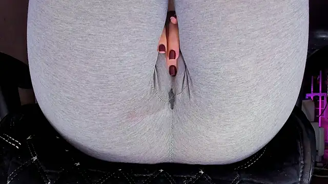 Snapshot of Cameltoe_squirt_inPants chatting on September 18, 2025, 12:40 pm Cameltoe squirt inPants online show from September 18, 2025, 12:40 pm