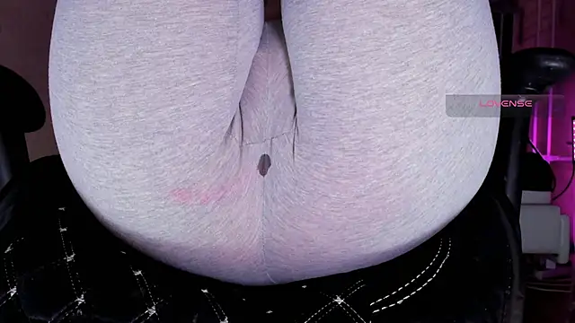 Snapshot of Cameltoe_squirt_inPants chatting on October 18, 2025, 12:06 pm Cameltoe squirt inPants online show from October 18, 2025, 12:06 pm