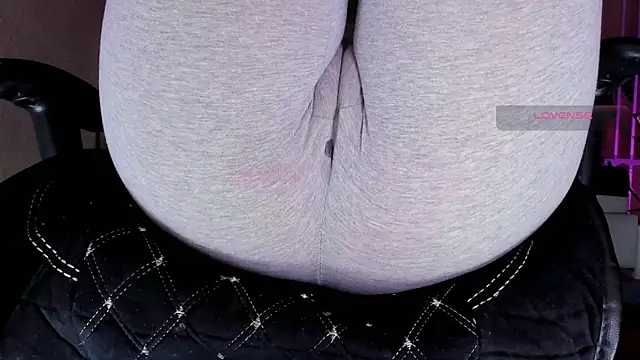 Snapshot of Cameltoe_squirt_inPants chatting on October 20, 2025, 3:34 pm Cameltoe squirt inPants online show from October 20, 2025, 3:34 pm