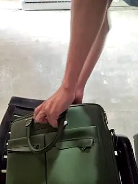 vickylis online show from September 19, 2025, 9:54 am