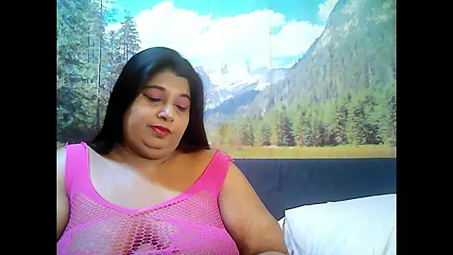Snapshot of indianhoney694u chatting on September 23, 2025, 5:21 am indianhoney694u online show from September 23, 2025, 5:21 am