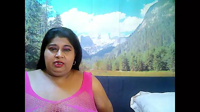 Snapshot of indianhoney694u chatting on October 2, 2025, 5:14 am indianhoney694u online show from October 2, 2025, 5:14 am