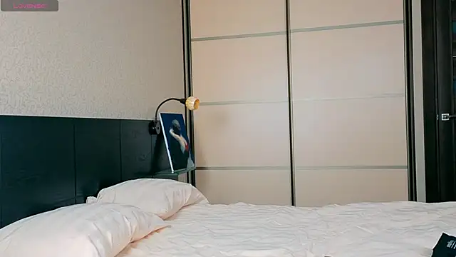 Hazel Reed online show from October 10, 2025, 7:13 pm