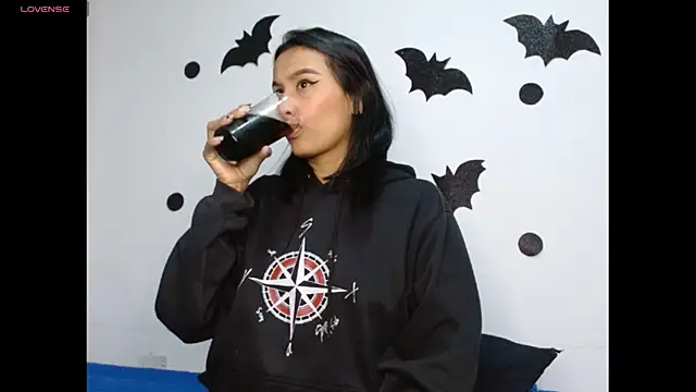 Gia Lee online show from October 24, 2025, 2:19 am