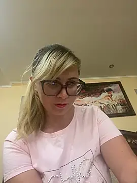 Crystal00Girl online show from September 14, 2025, 9:58 pm