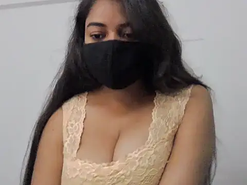 Snapshot of Little_toy_girl chatting on October 11, 2025, 10:03 am Little toy girl online show from October 11, 2025, 10:03 am