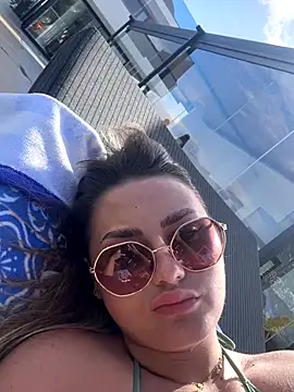 KayaAzur online show from October 3, 2025, 8:11 am