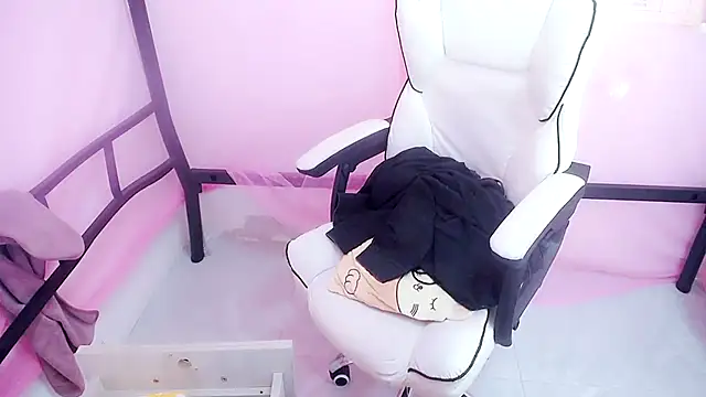 Snapshot of KateCondon chatting on September 18, 2025, 8:11 pm KateCondon online show from September 18, 2025, 8:11 pm