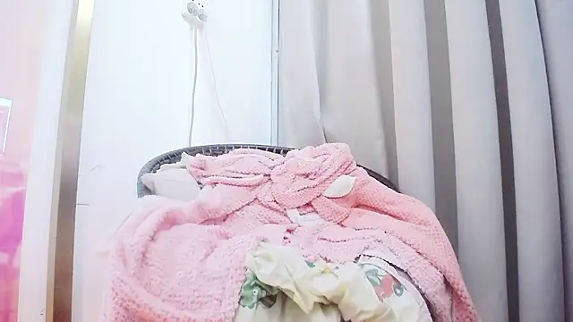 Snapshot of KateCondon chatting on November 16, 2025, 9:20 pm KateCondon online show from November 16, 2025, 9:20 pm