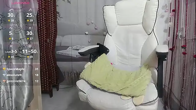 Snapshot of KateCondon chatting on November 25, 2025, 1:44 pm KateCondon online show from November 25, 2025, 1:44 pm