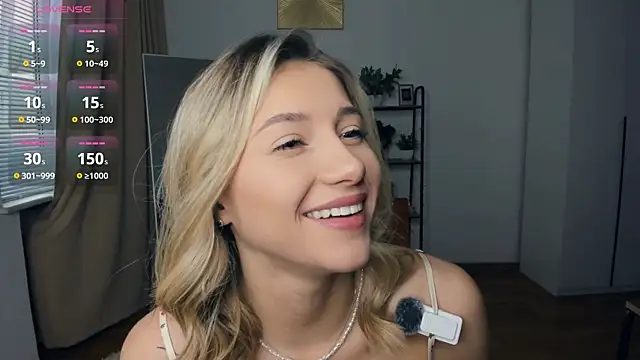 Snapshot of FaaBinaa chatting on October 17, 2025, 7:22 am FaaBinaa online show from October 17, 2025, 7:22 am