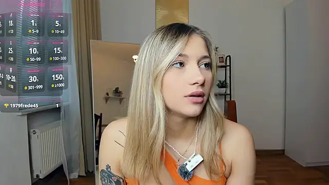 Snapshot of FaaBinaa chatting on October 21, 2025, 7:31 am FaaBinaa online show from October 21, 2025, 7:31 am