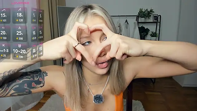 Snapshot of FaaBinaa chatting on November 5, 2025, 7:30 am FaaBinaa online show from November 5, 2025, 7:30 am