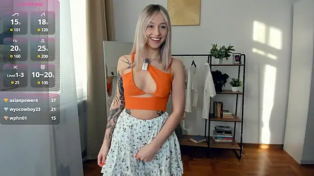 Snapshot of FaaBinaa chatting on November 16, 2025, 7:58 am FaaBinaa online show from November 16, 2025, 7:58 am