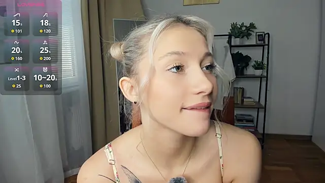 Snapshot of FaaBinaa chatting on November 28, 2025, 7:44 am FaaBinaa online show from November 28, 2025, 7:44 am