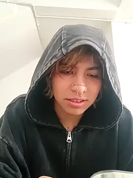 Snapshot of OliIverr22 chatting on September 15, 2025, 4:07 pm OliIverr22 online show from September 15, 2025, 4:07 pm