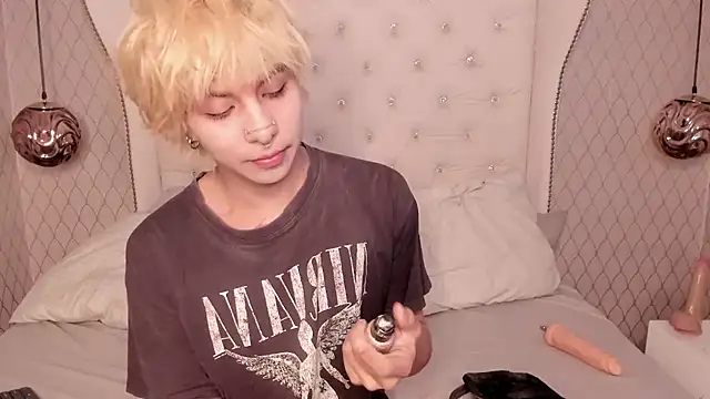 Snapshot of OliIverr22 chatting on October 18, 2025, 12:17 pm OliIverr22 online show from October 18, 2025, 12:17 pm