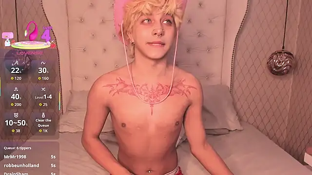 Snapshot of OliIverr22 chatting on October 22, 2025, 1:22 pm OliIverr22 online show from October 22, 2025, 1:22 pm