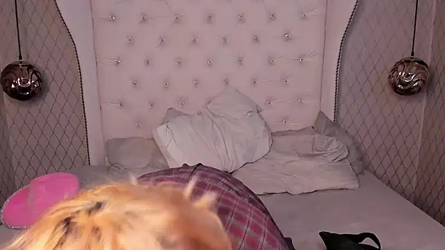 Snapshot of OliIverr22 chatting on October 28, 2025, 12:09 pm OliIverr22 online show from October 28, 2025, 12:09 pm