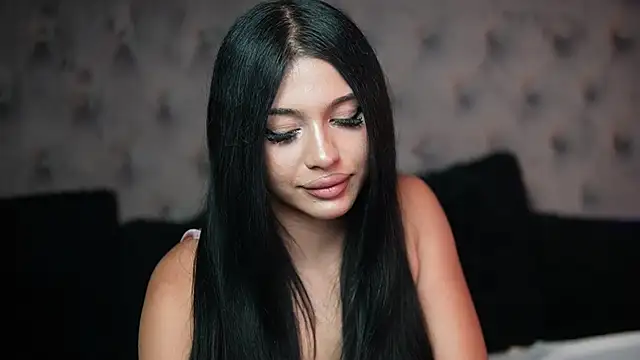 Snapshot of GiuliaSya chatting on September 23, 2025, 8:45 pm GiuliaSya online show from September 23, 2025, 8:45 pm