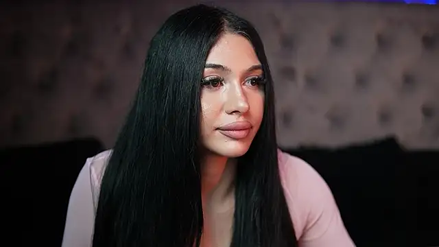 Snapshot of GiuliaSya chatting on September 24, 2025, 8:56 pm GiuliaSya online show from September 24, 2025, 8:56 pm