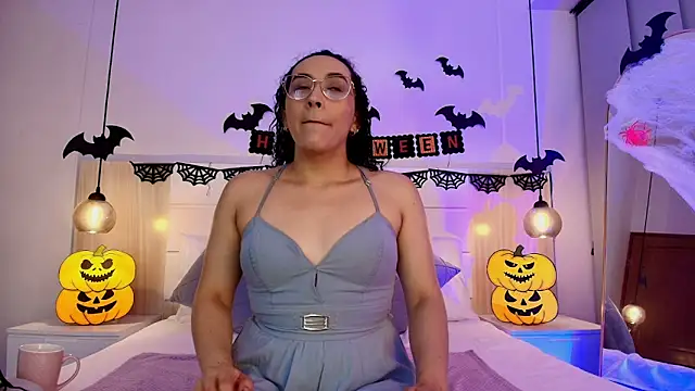 Snapshot of alehia_cute chatting on October 26, 2025, 9:21 pm alehia cute online show from October 26, 2025, 9:21 pm