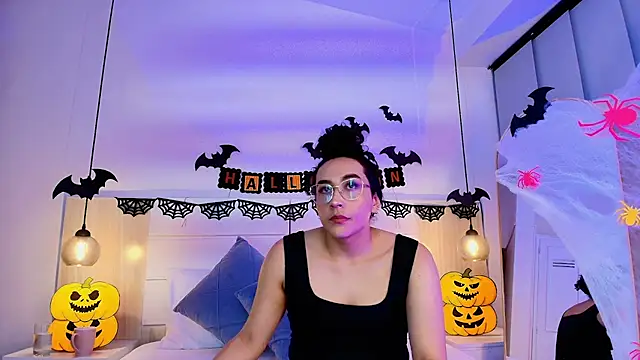 Snapshot of alehia_cute chatting on November 1, 2025, 10:12 pm alehia cute online show from November 1, 2025, 10:12 pm