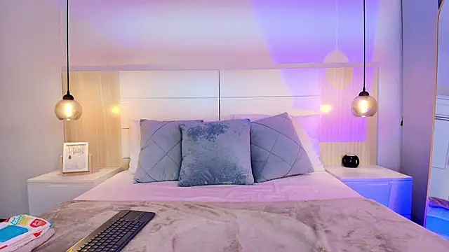 Snapshot of alehia_cute chatting on November 20, 2025, 11:04 pm alehia cute online show from November 20, 2025, 11:04 pm