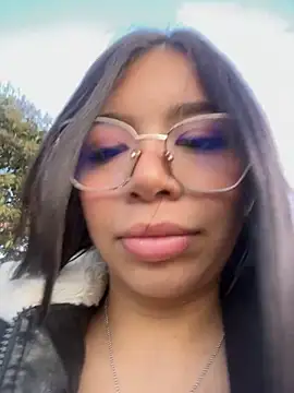 Maddy Piink online show from November 7, 2025, 9:48 pm