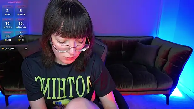 Snapshot of Pixie_Peachh chatting on October 22, 2025, 8:30 pm Pixie Peachh online show from October 22, 2025, 8:30 pm