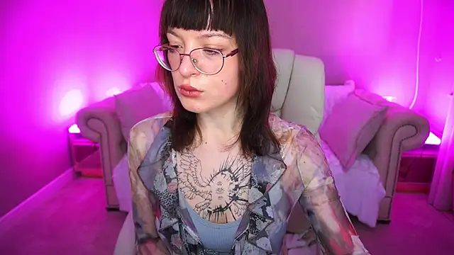 Snapshot of Pixie_Peachh chatting on November 2, 2025, 7:00 am Pixie Peachh online show from November 2, 2025, 7:00 am