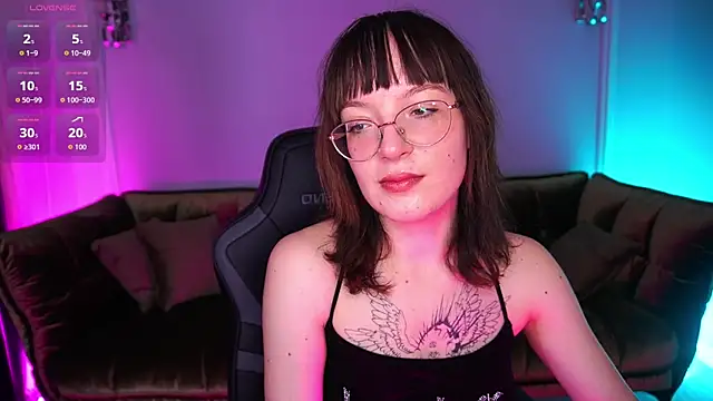 Snapshot of Pixie_Peachh chatting on November 12, 2025, 7:53 am Pixie Peachh online show from November 12, 2025, 7:53 am