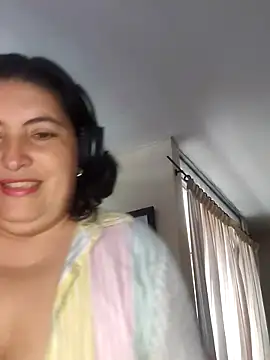 Snapshot of lina_maria99 chatting on September 26, 2025, 7:18 pm lina maria99 online show from September 26, 2025, 7:18 pm