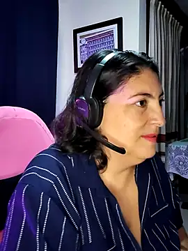 Snapshot of lina_maria99 chatting on September 30, 2025, 9:58 am lina maria99 online show from September 30, 2025, 9:58 am