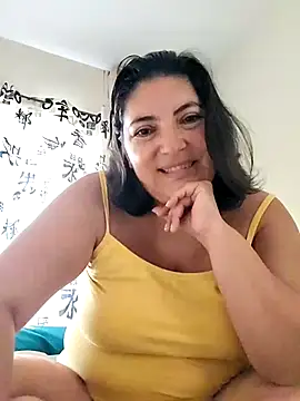 lina maria99 online show from November 3, 2025, 1:12 pm