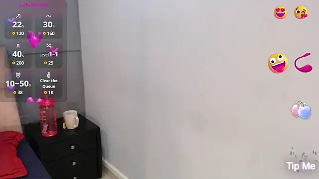 Snapshot of CharlotteCottin chatting on September 26, 2025, 11:14 am CharlotteCottin online show from September 26, 2025, 11:14 am