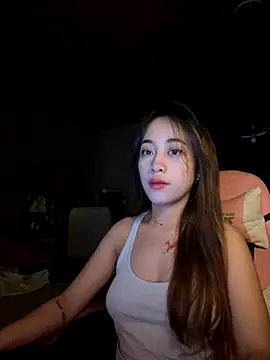 Yummiiieee28 online show from November 5, 2025, 8:20 pm