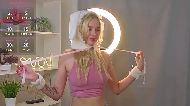 JaymieVigen online show from October 14, 2025, 3:07 am