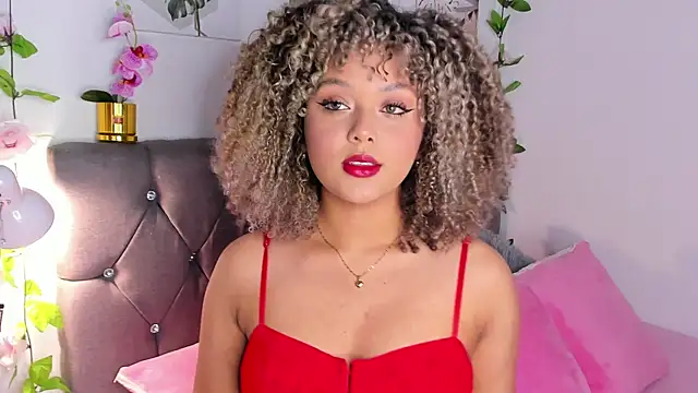 isajonnes18 online show from October 24, 2025, 11:56 pm